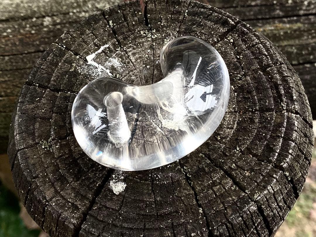 ✳貴重‼️ 国産水晶最高峰の黒平水晶大型勾玉　透明感良好　ネックレスにも　鑑別書付