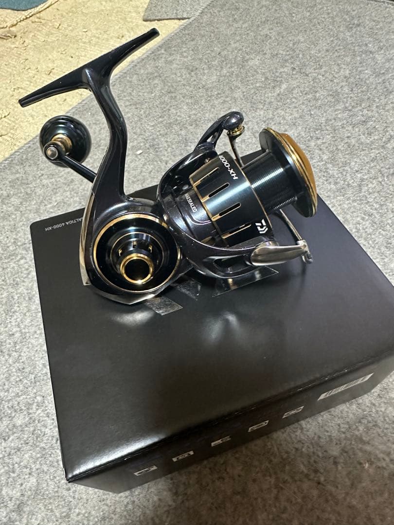 DAIWA 23SALTIGA 4000-XH スピニングリール