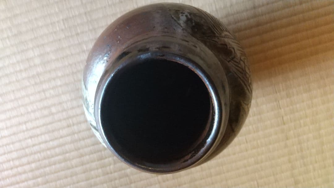 骨董　人間国宝　金城次郎　海老魚紋 高さ27.5cm　共箱