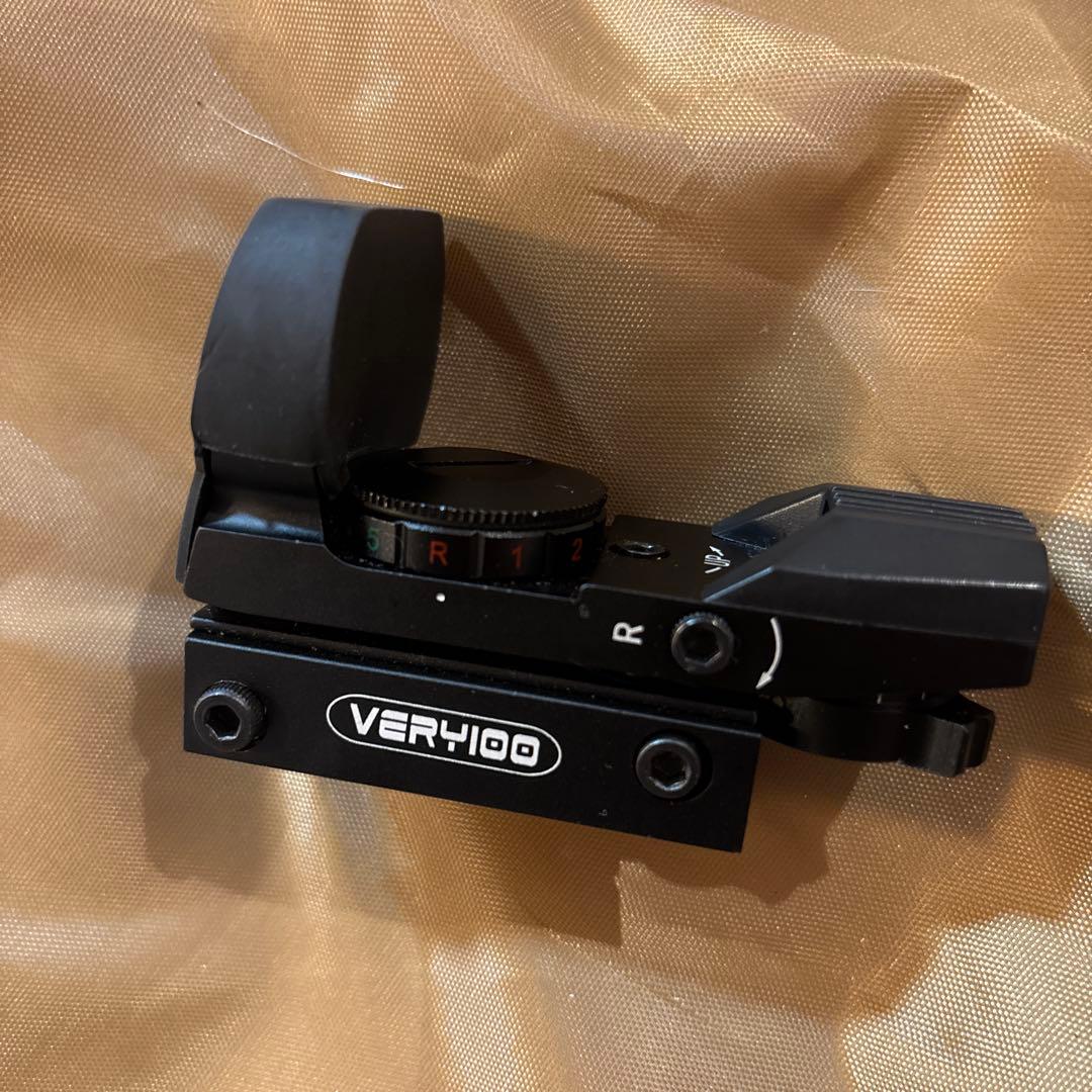 次世代電動ガン SCAR-L CQCタンカラー マガジン3本付き