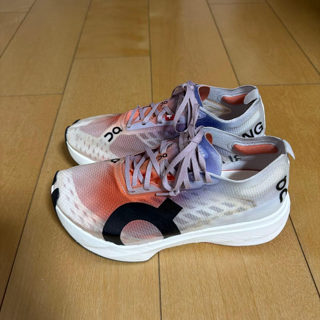 Onクラウドブルームストライク　23センチ 美品