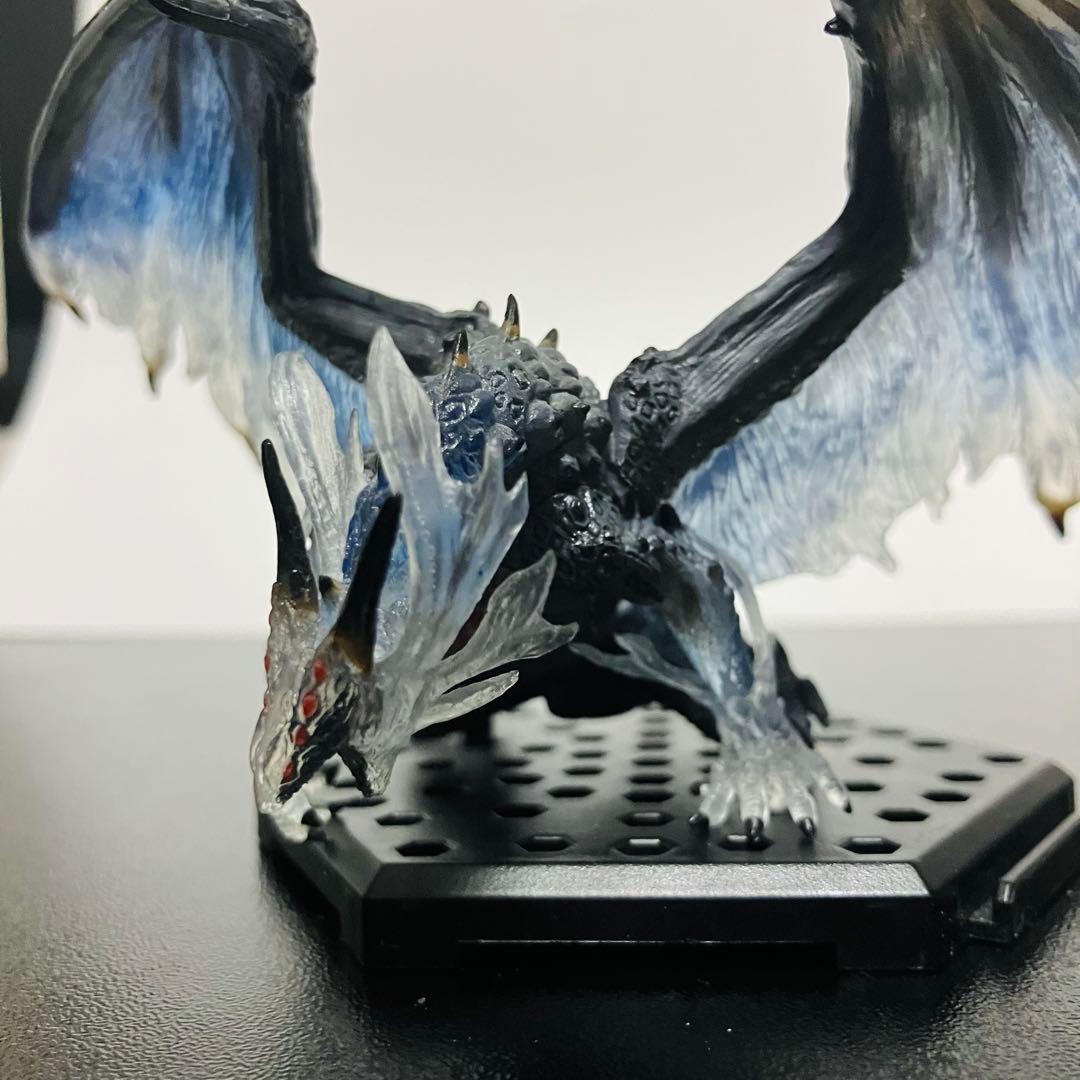 ムフェトジーヴァ&ゼノジーヴァ(臨界状態) フィギア / モンスターハンター