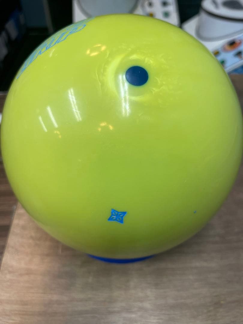 Optimum Idol Glow ボウリングボール 15p2oz