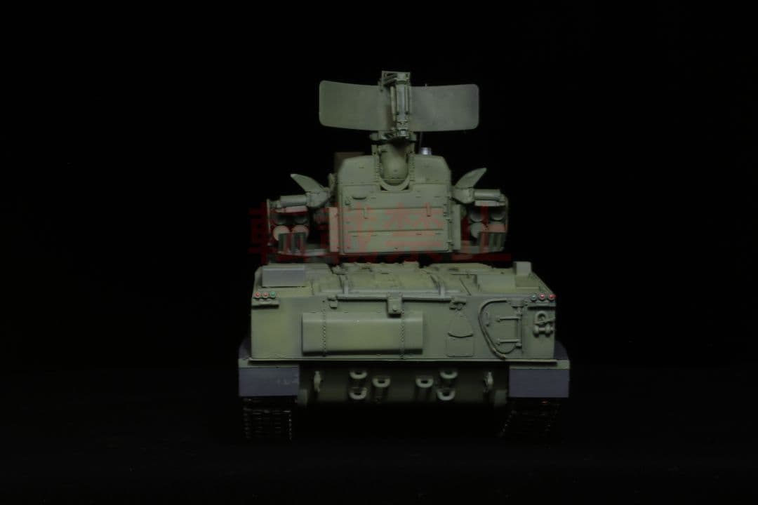 【完成品】 1/35 ロシア軍 2S6M 自走式対空砲 プラモデル パンダホビー