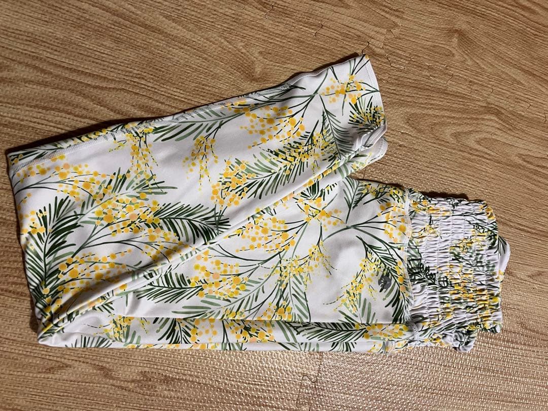 美品　スカーラ　レギンスSサイズ　ミモザ柄