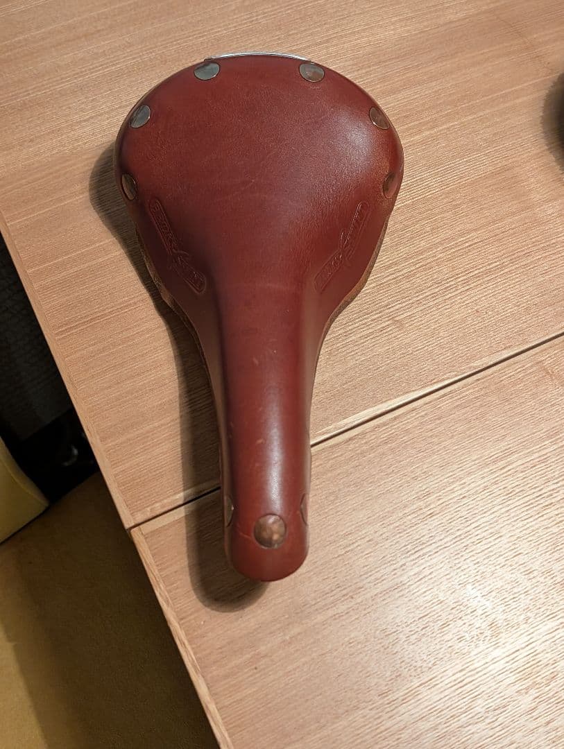 brooks swift サドル