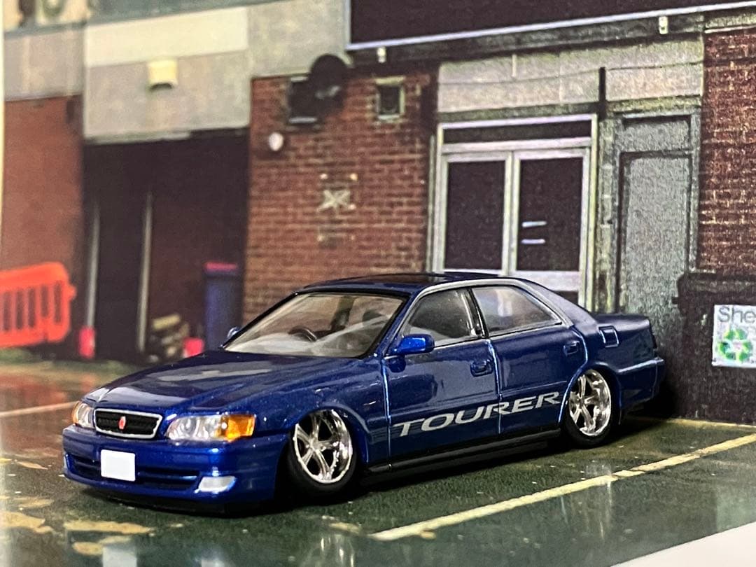 トミカリミテッド　ツアラー セダン 1/64 ミニカー 改造