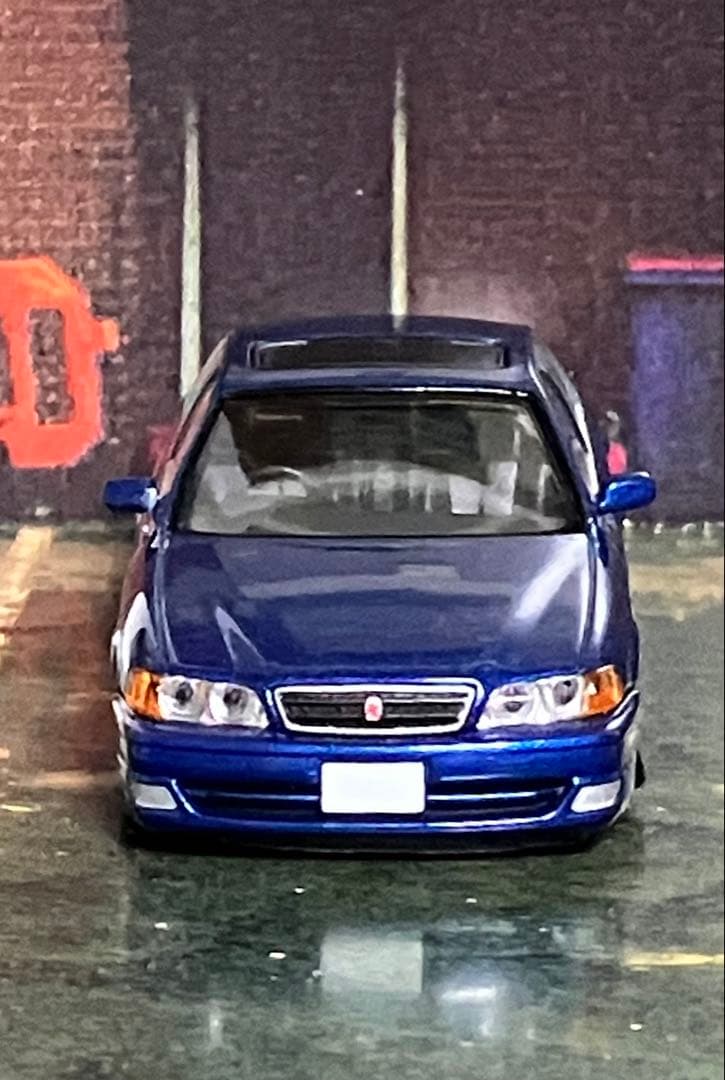 トミカリミテッド　ツアラー セダン 1/64 ミニカー 改造