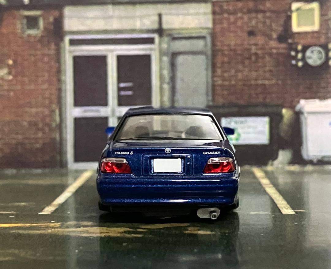 トミカリミテッド　ツアラー セダン 1/64 ミニカー 改造