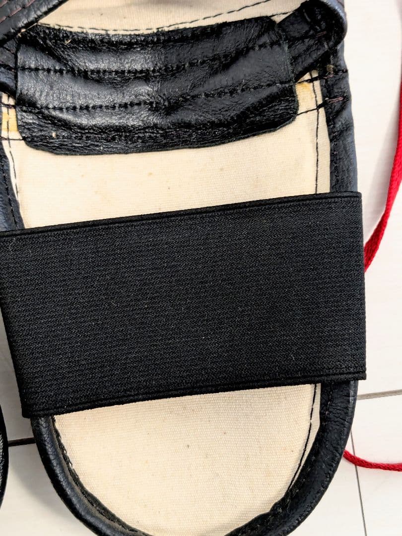 超希少 未使用 ムエタイ名品K トレーナー用シンガード