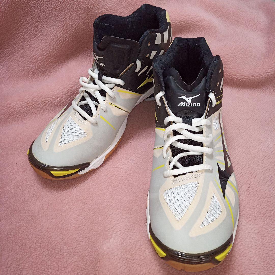 Mizuno ウェーブ ライトニング Z MID WAVE LIGHTNING