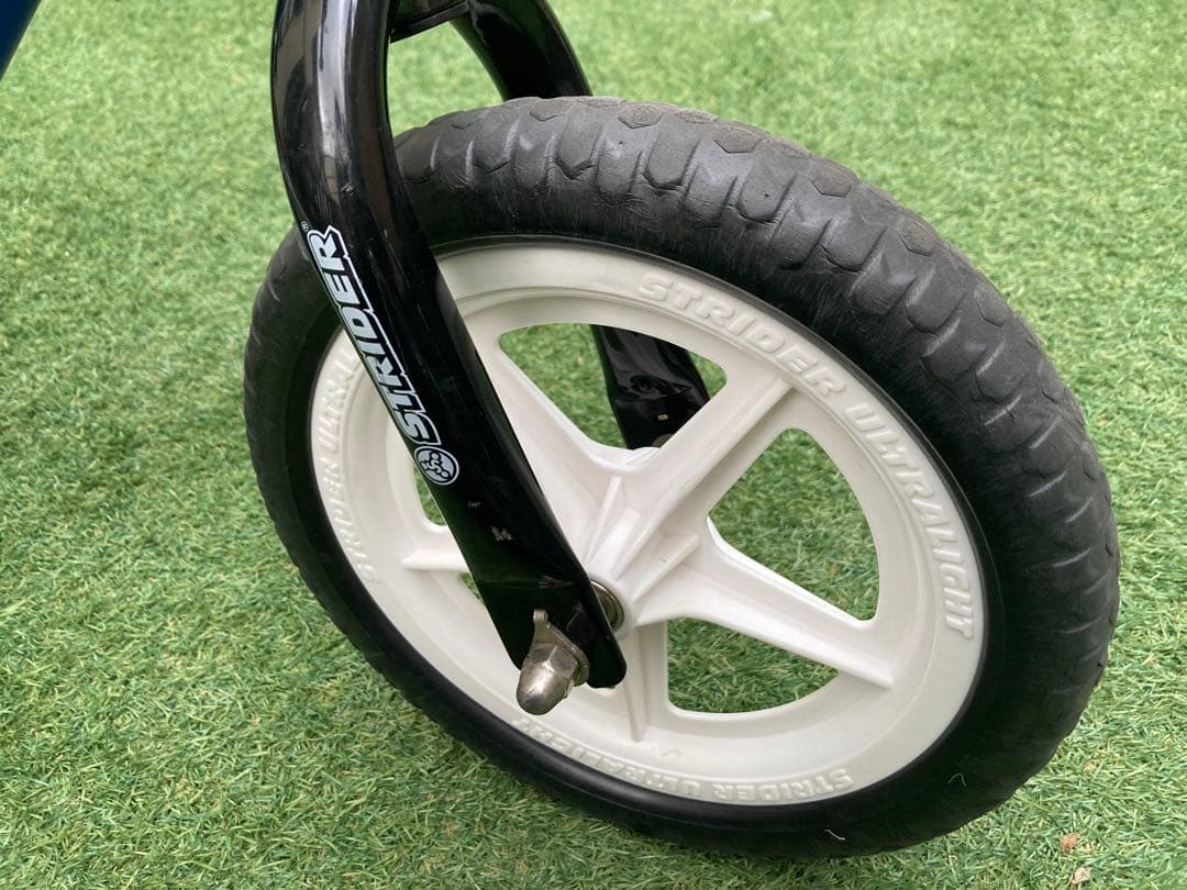 strider ストライダースポーツ　ブルー　美品　 　ホイール（ホワイト）