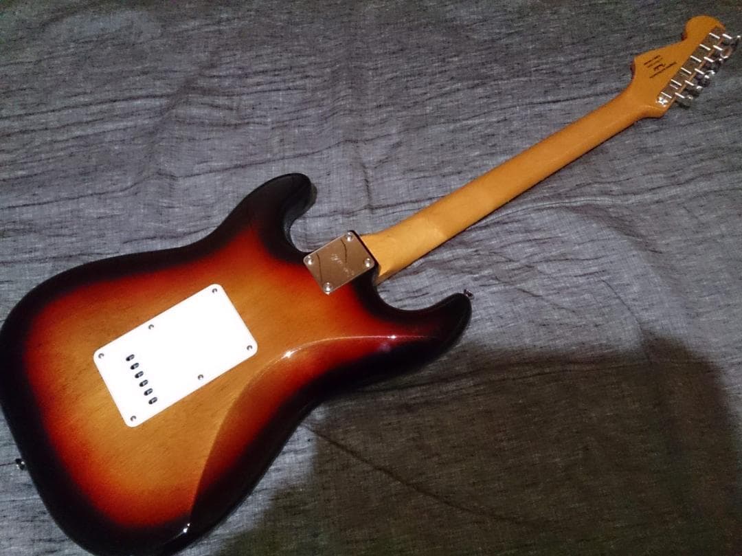 【美品】SQUIER Classic Vibe 60s Stratocaster