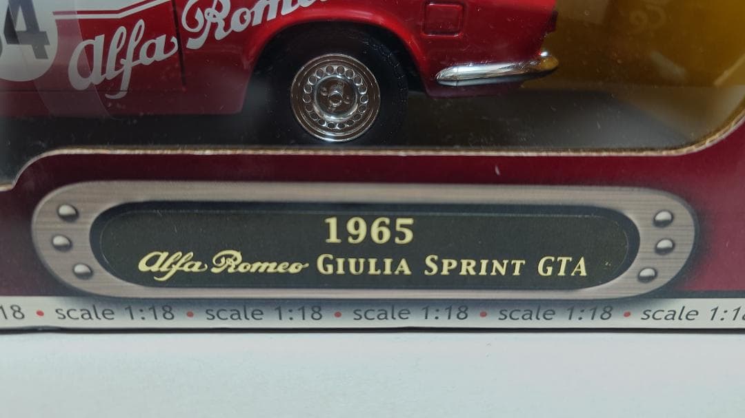 ロードシグネチャー　アルファロメオ ジュリア スプリント GTA １/18