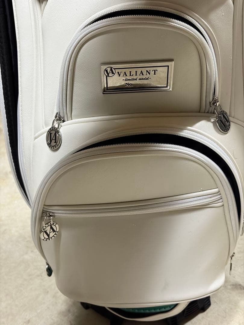 限定モデルVALIANT ゴルフバッグ・キャディバッグ ホワイト