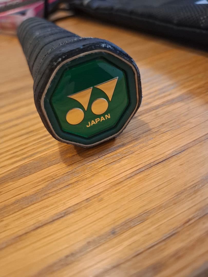 りー「美品」YONEX VOLTRAGE 軟式テニスラケット 赤