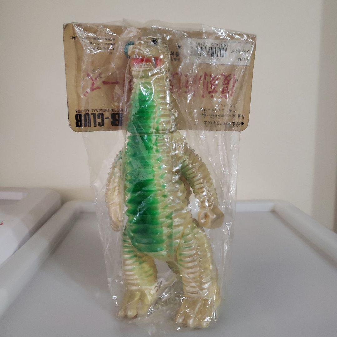 バンダイ　ソフビ　ウルトラマン未開封 怪獣　　　レッドキング　緑/クリーム