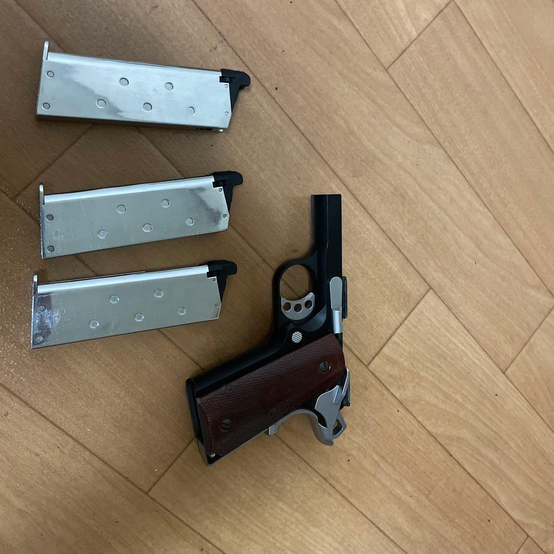 東京マルイ　V10ウルトラコンパクト　フレーム一式　予備マガジン付き