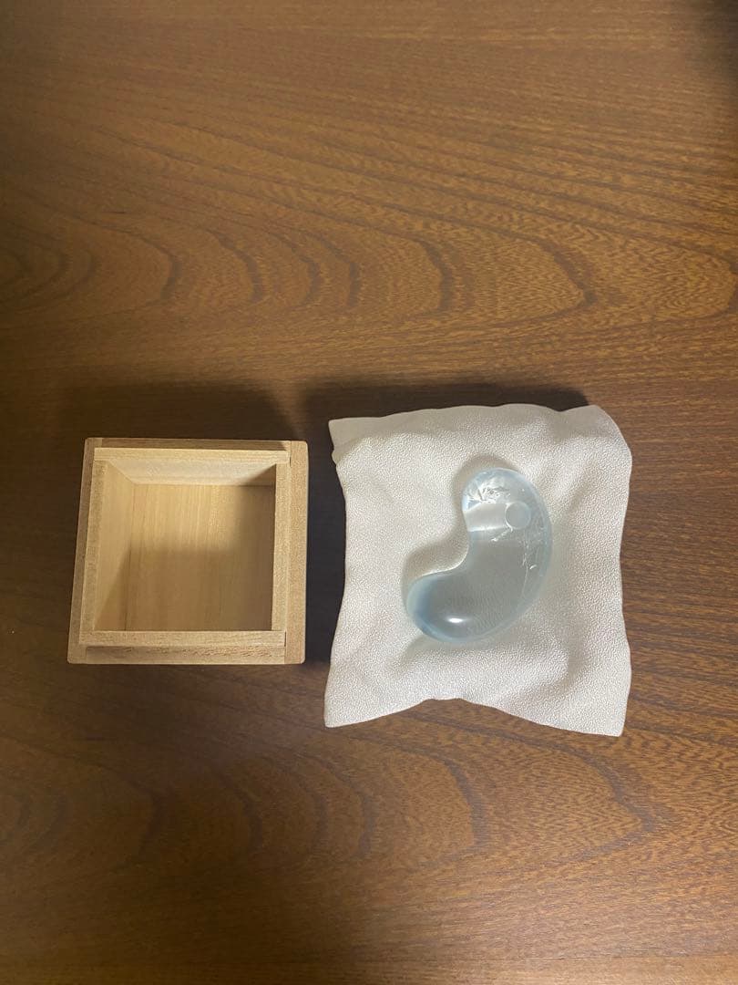 【特注品】国産トパーズ　勾玉