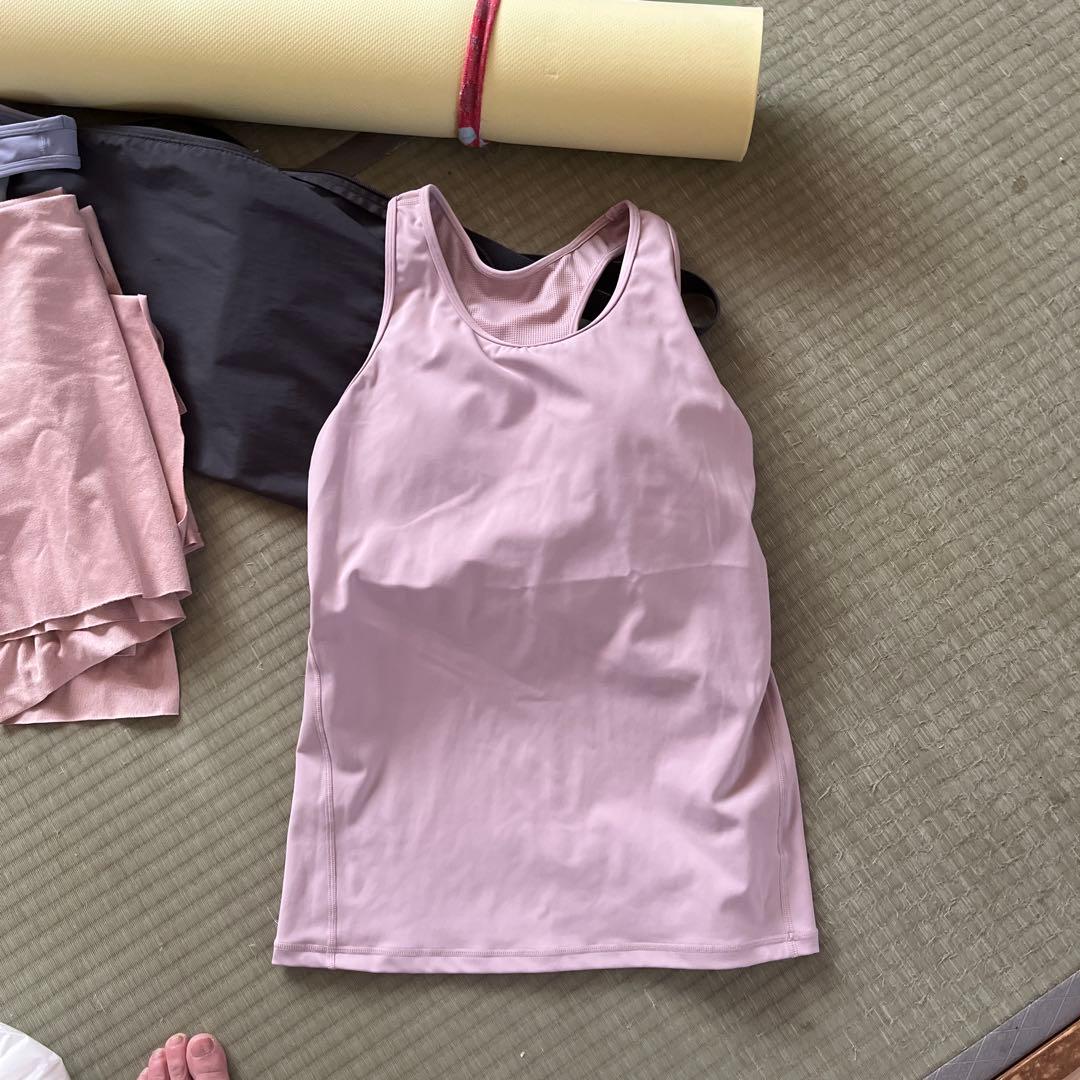 ヨガウェアセット タンクトップとレギンス　ヨガマット✖️1 シート✖️2枚