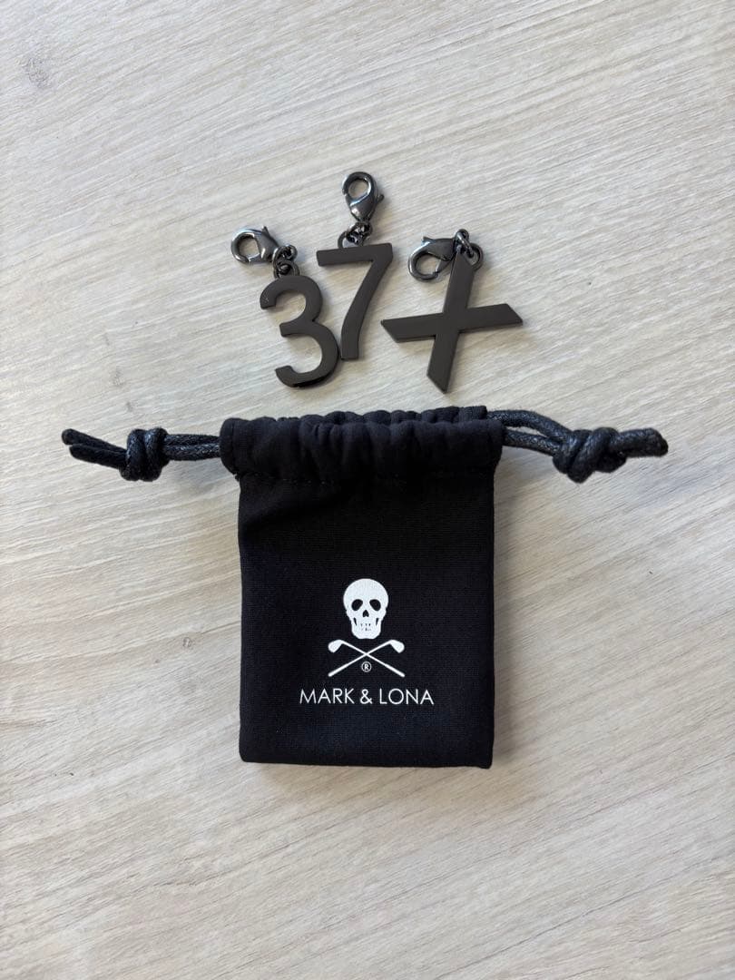 マークアンドロナ　キャディバッグ　ヘッドカバーセット