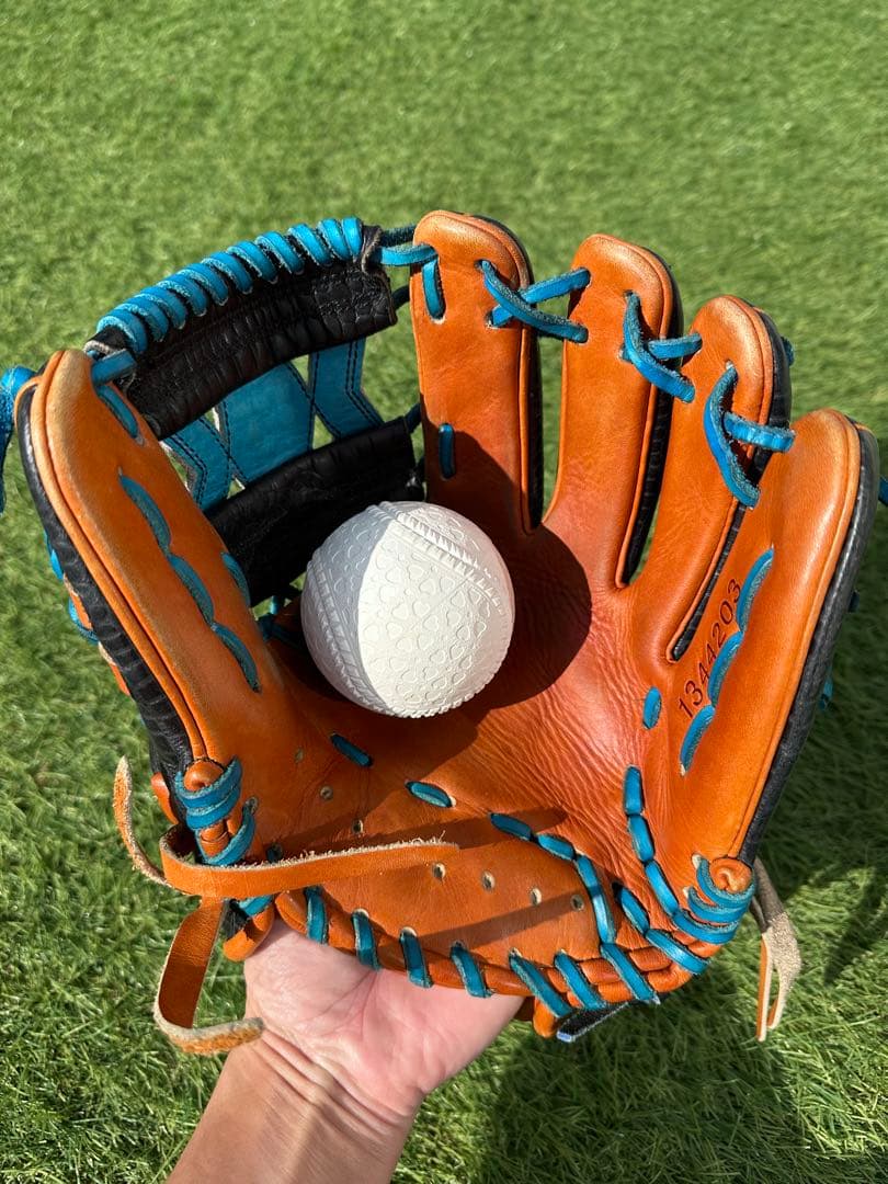 アンダーアーマー 限定グラブ　クロコダイル柄