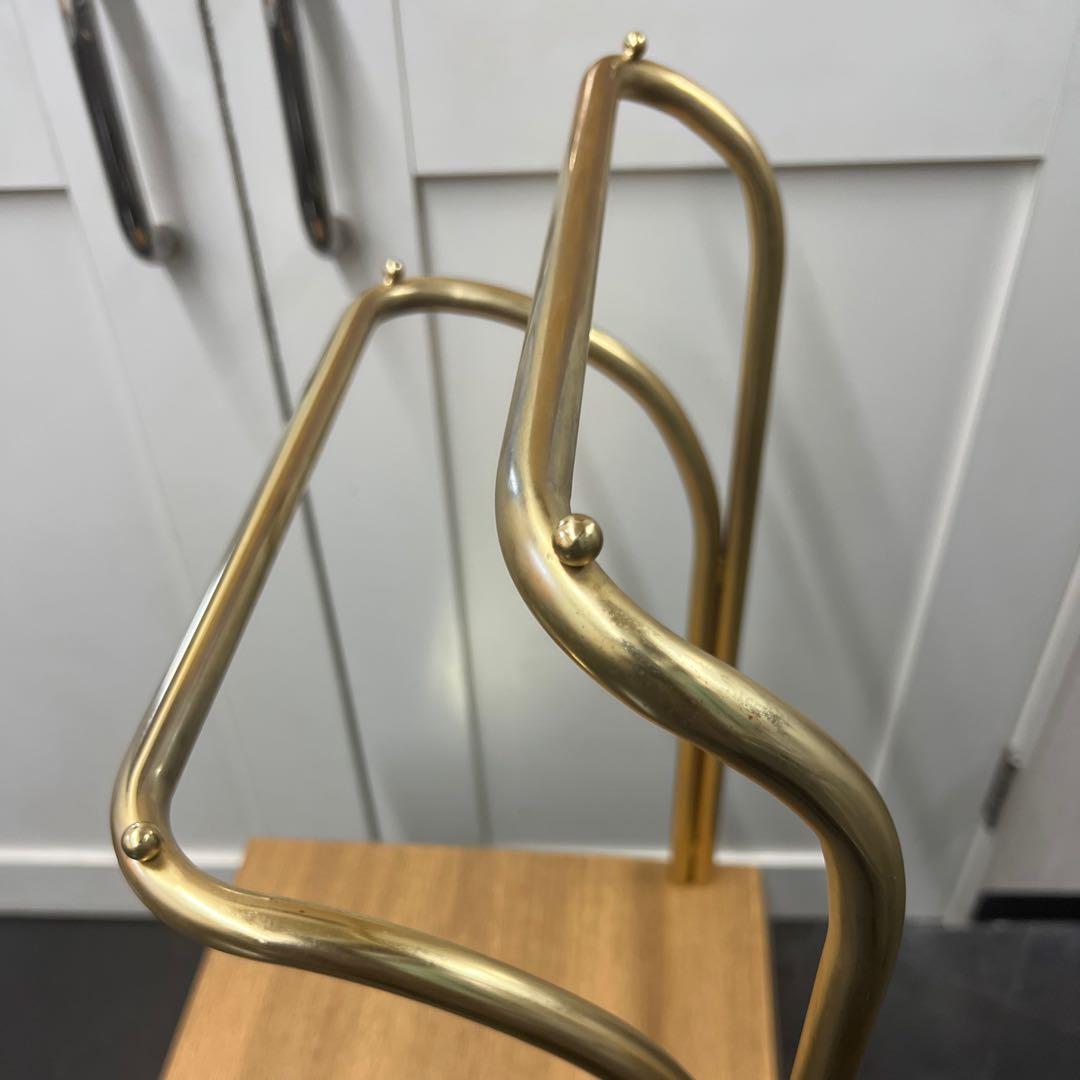 【中古品】シンプルセルフスタンド　パン屋　トング・トレー 台 収納 飾り棚