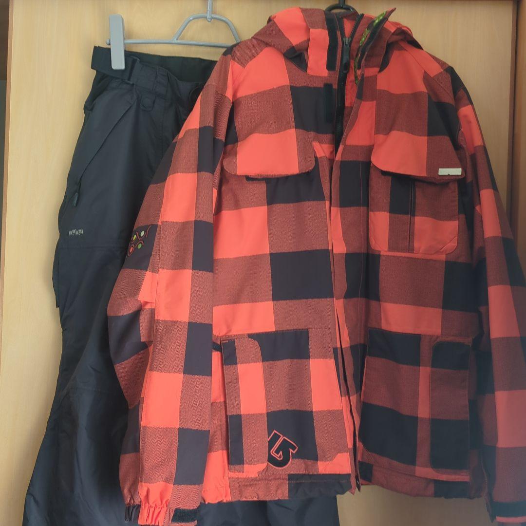 スノーボードウェア上下セット　バートンのウェアとフォースクエアのパンツのセット