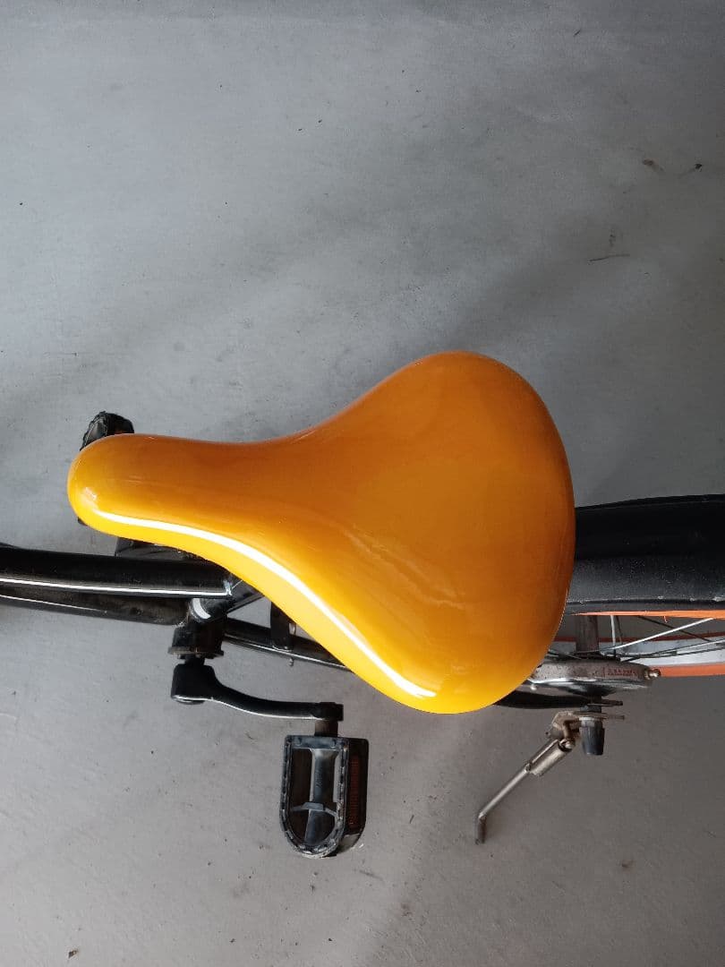 18インチ　男の子　GRAPHIS キッズ自転車 黒/オレンジ/黄色