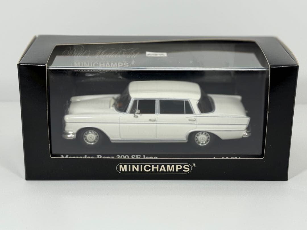 1/43 メルセデス ベンツ 300 SE lang 1965 ホワイト