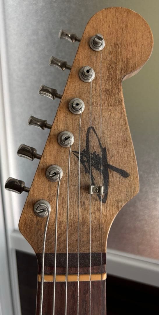 ストラトキャスタータイプ　日本製2Pバスウッドボディ　国産ネック