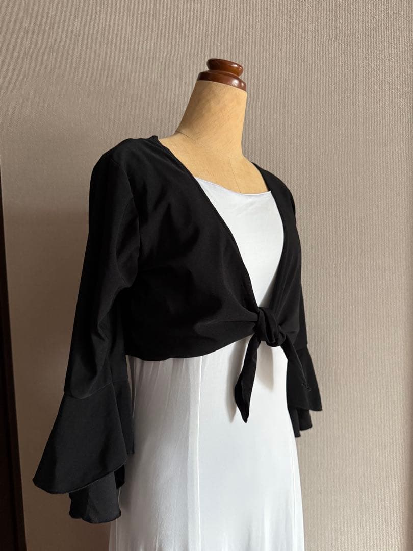 フラメンコ　リバーシブルニットワンピース　ボレロセット　黒　白　アルマフラメンカ