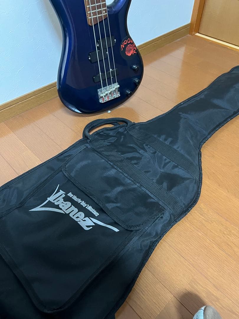 Ibanez エレキベース ケース付き