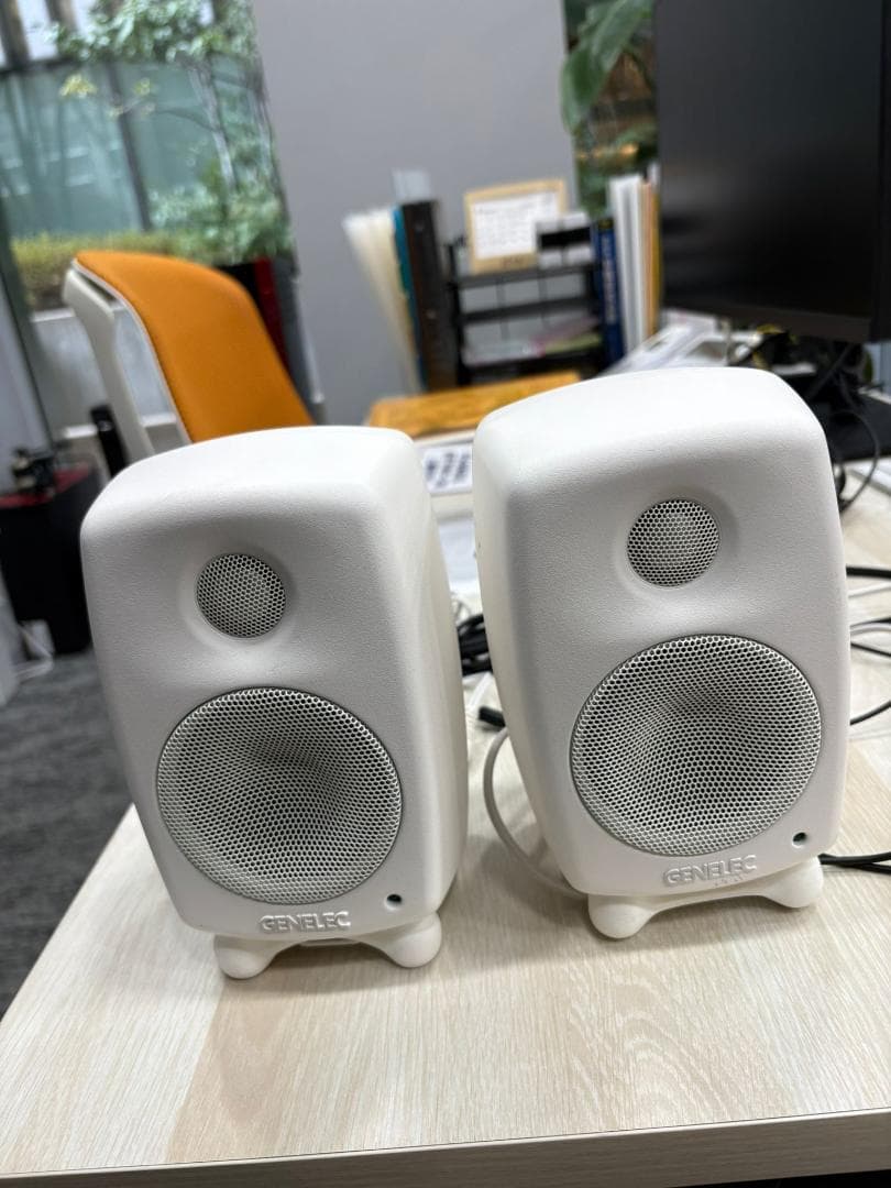GENELEC パワードスピーカー ペア（ホワイト）