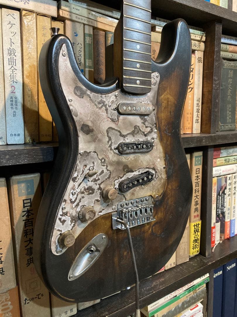 ギター jimi hendrix stratocaster righty relic