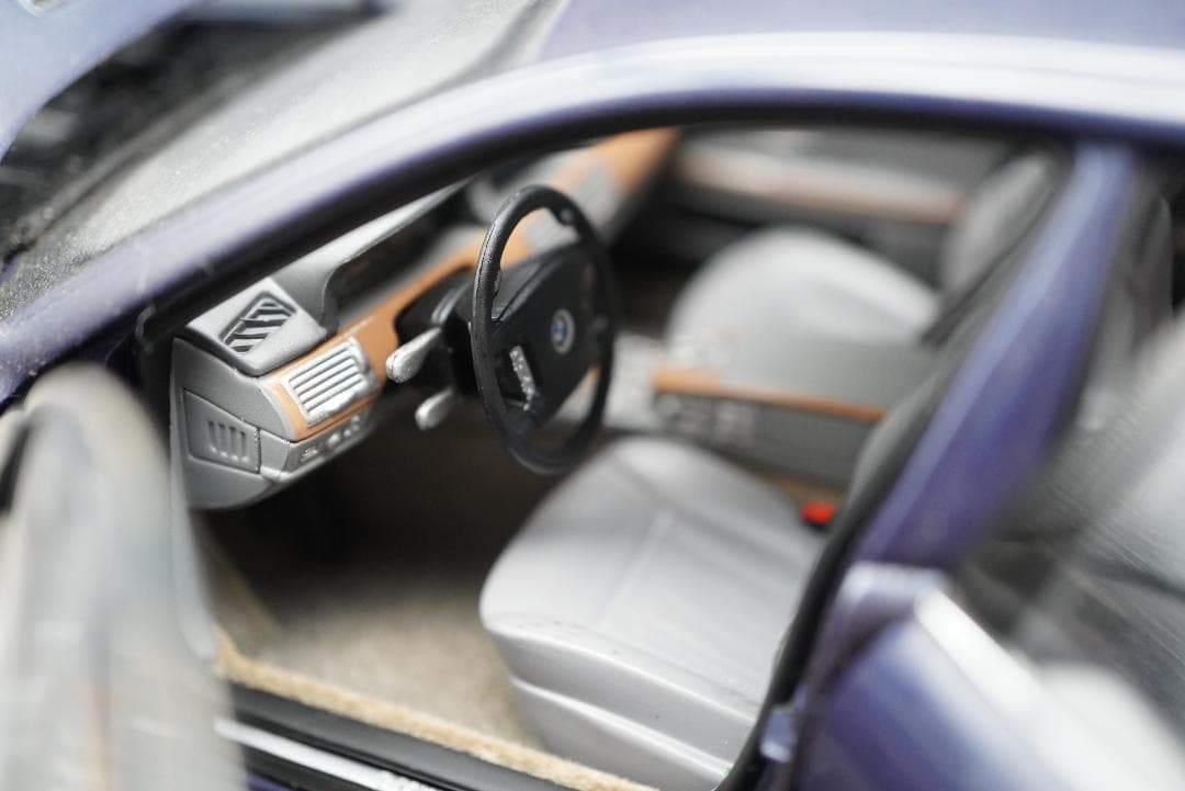  745i ミニカー 1/18