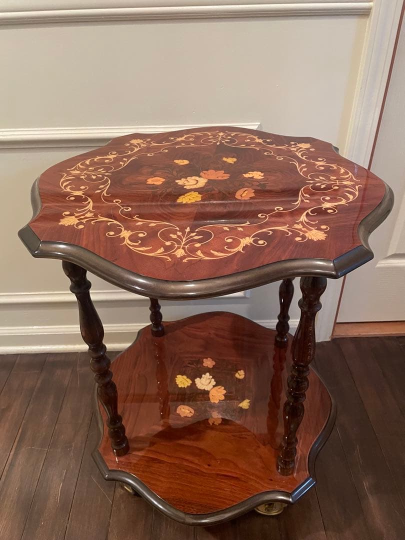 ■イタリア製　象嵌　キャスター付きコーヒーテーブル