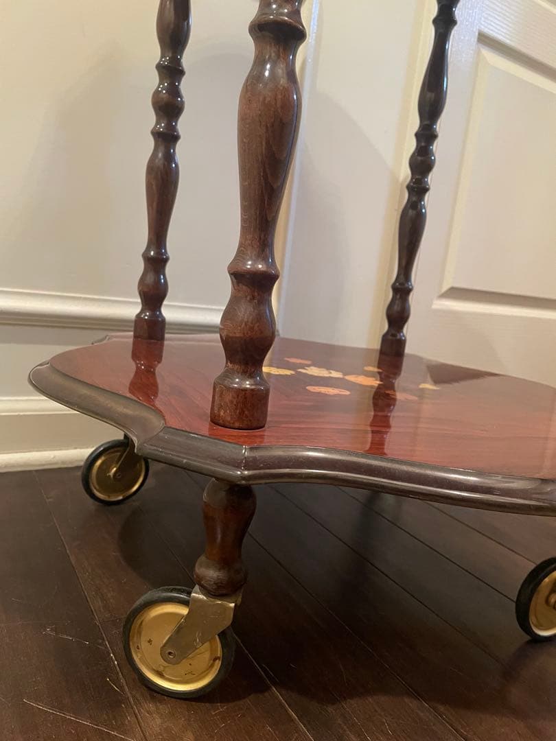 ■イタリア製　象嵌　キャスター付きコーヒーテーブル