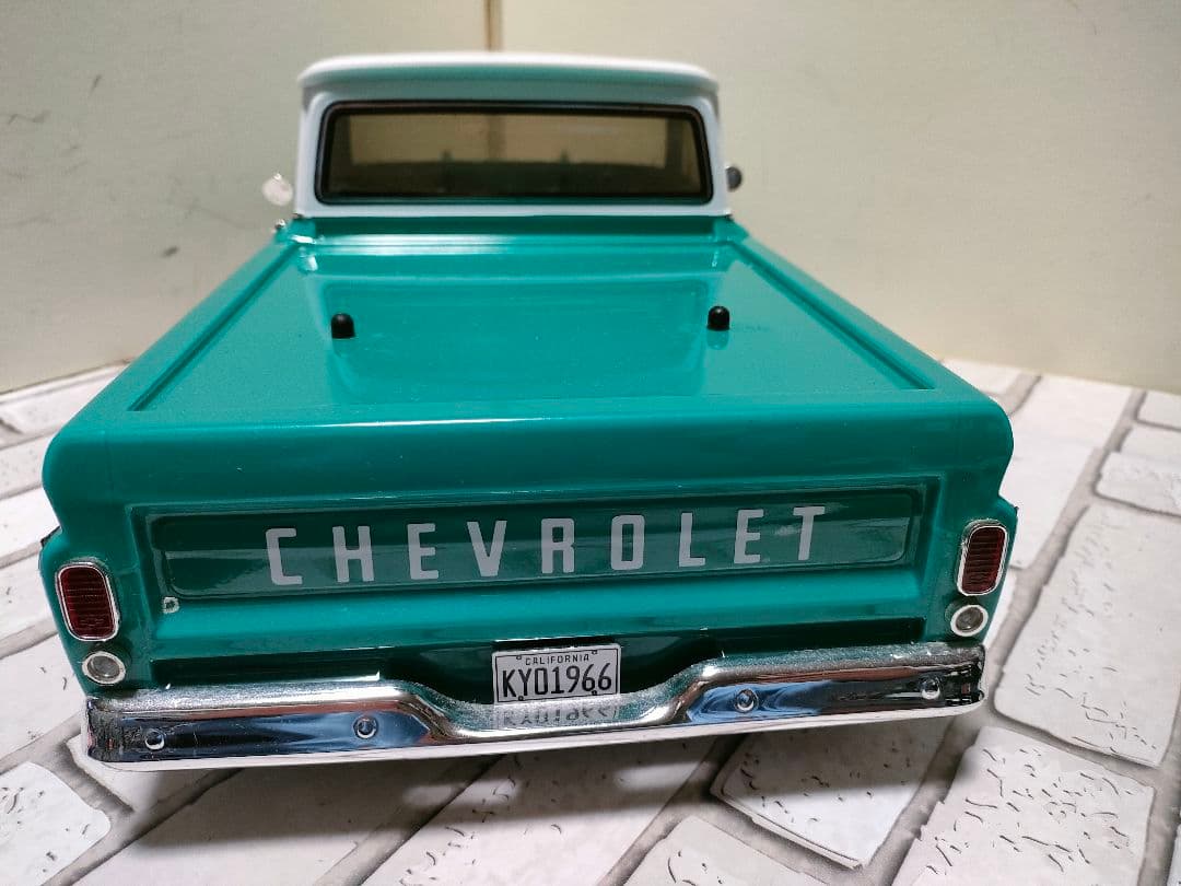 人気アイテム！京商1/10 4WD 1966 シボレー C10