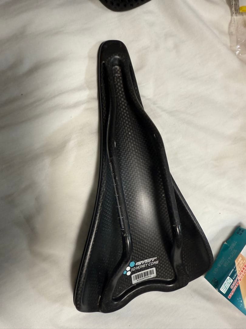RYET カーボン　プリントサドル