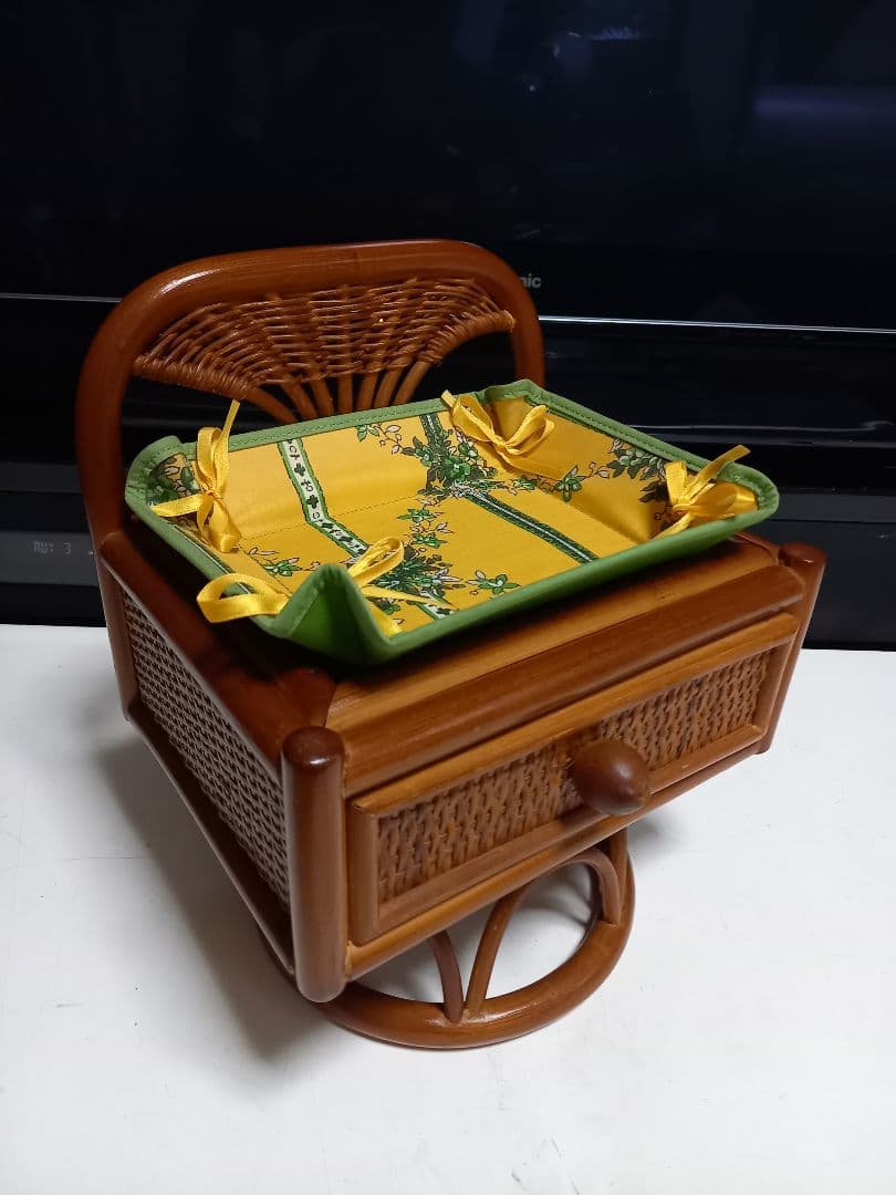 非売品　メナード　ノベルティ　ラタン　ガラス　ディスプレイ　ケース　美品