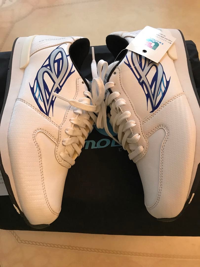 新品　ワールドウィング　ビロモシューズ　ホワイト 23.5