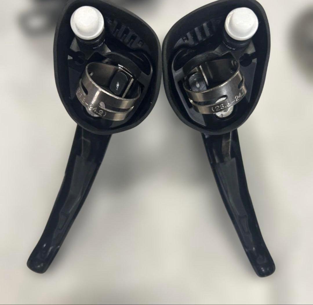 588.シマノ　105 ST-R7020 STIレバー 左右セット（2x11S）