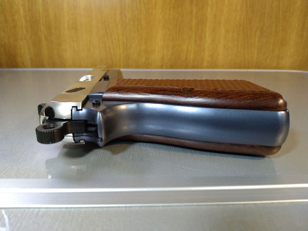 希少な美品！タナカ　ブローニングハイパワー　M1935ハーフシルバー！作動快調