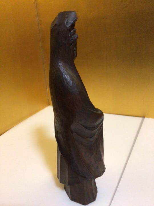 木彫　仏像？　いいお顔してます。。。