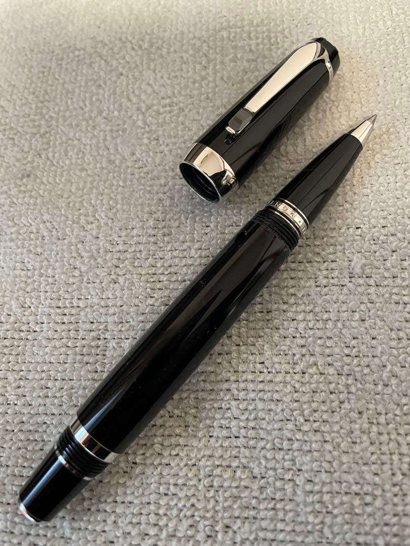 ◾️プラチナ美品◾️モンブラン◾️ボエム◾️キャップ式ボールペン◾️新品リフィル付属◾️