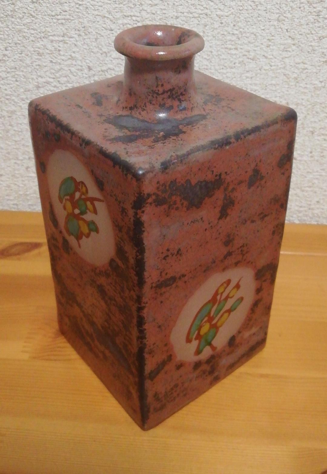 島岡達三作　象嵌　赤絵　草花文　花入　花瓶