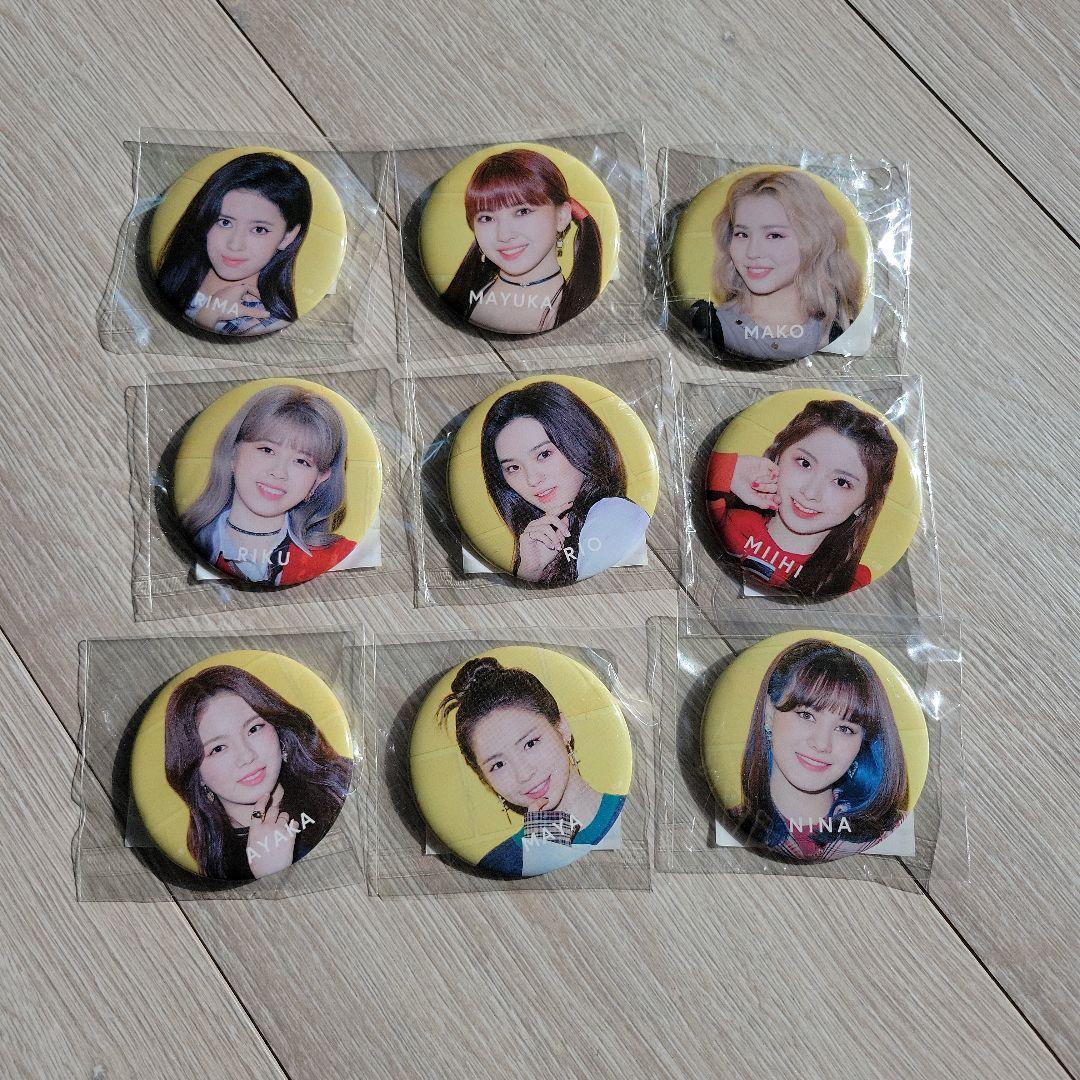 NiziU　K-POPアイドル 缶バッジとキーホルダーセット