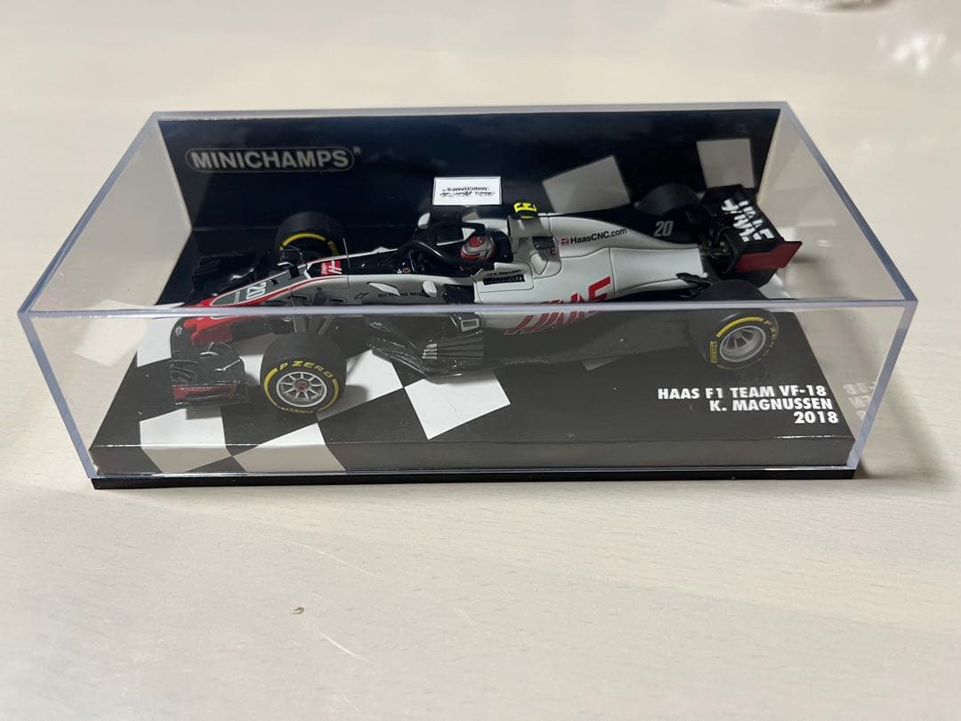 ミニチャンプス HAAS F1 TEAM 2018 K. MAGNUSSEN