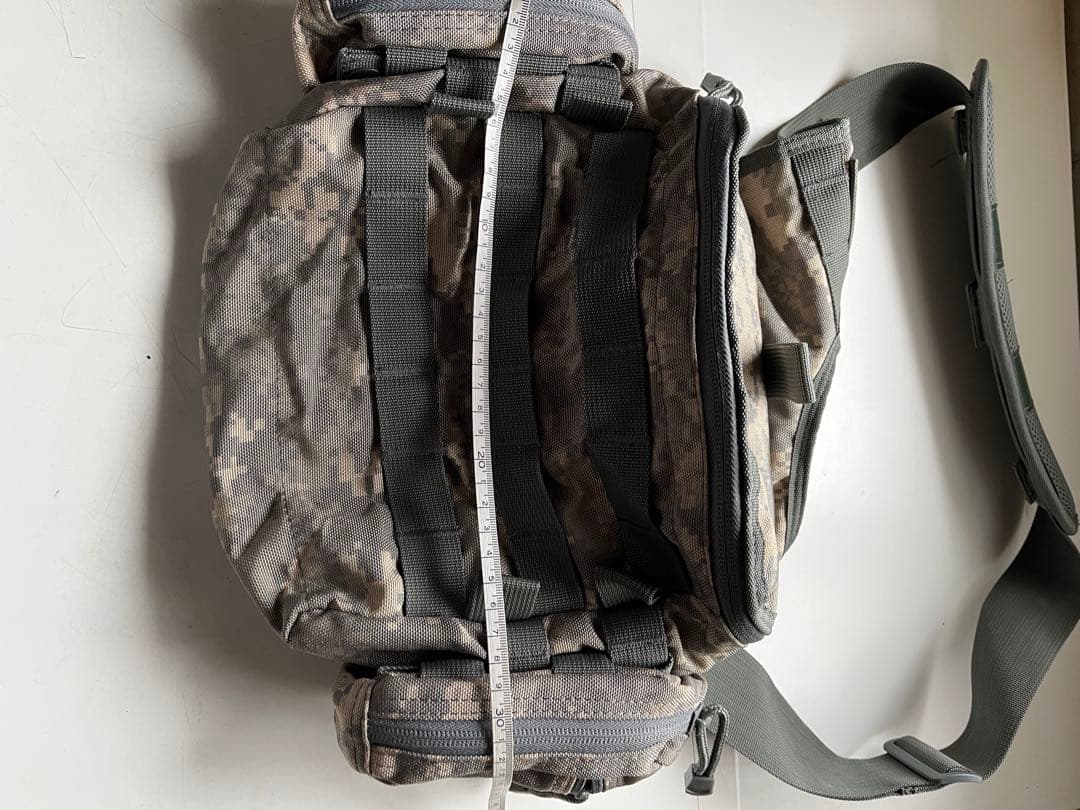 迷彩ショルダーバッグ